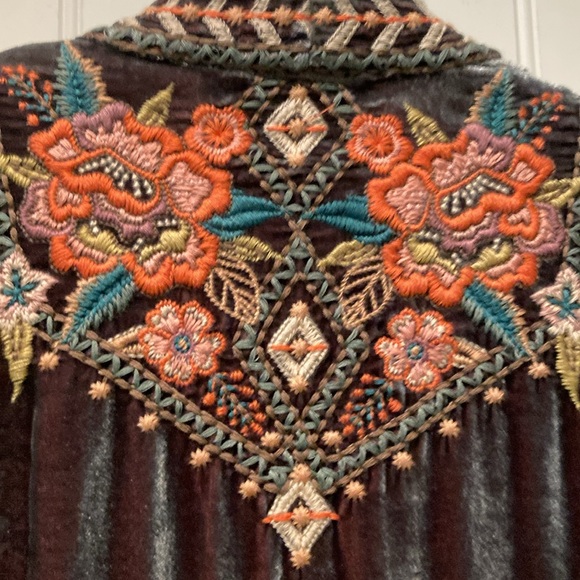 Johnny Was Embroidered Floral Velour Kimono Size Small - Picture 5 of 11